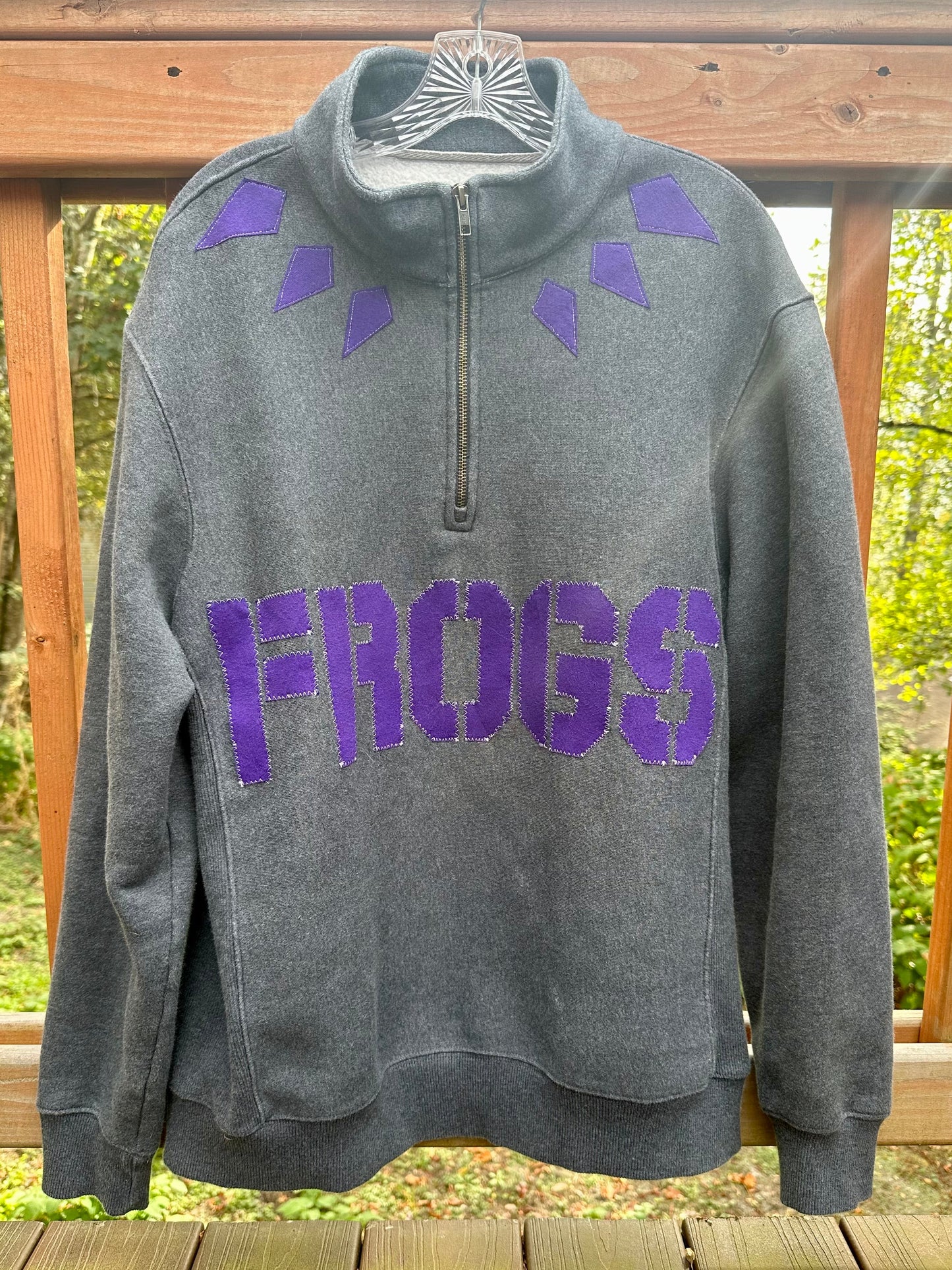 FROGS Quarter Zip